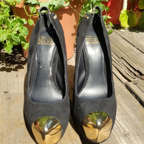 Madonna Truth or Dare Black Suede Pumps 6 - Picture 2 of 9